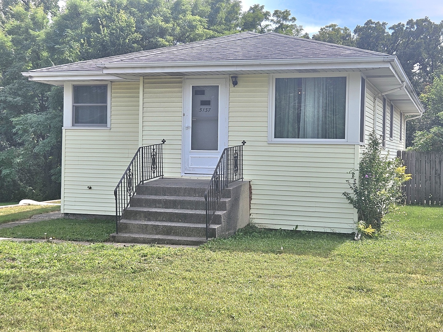 5137 160th Street, Oak Forest, IL 60452