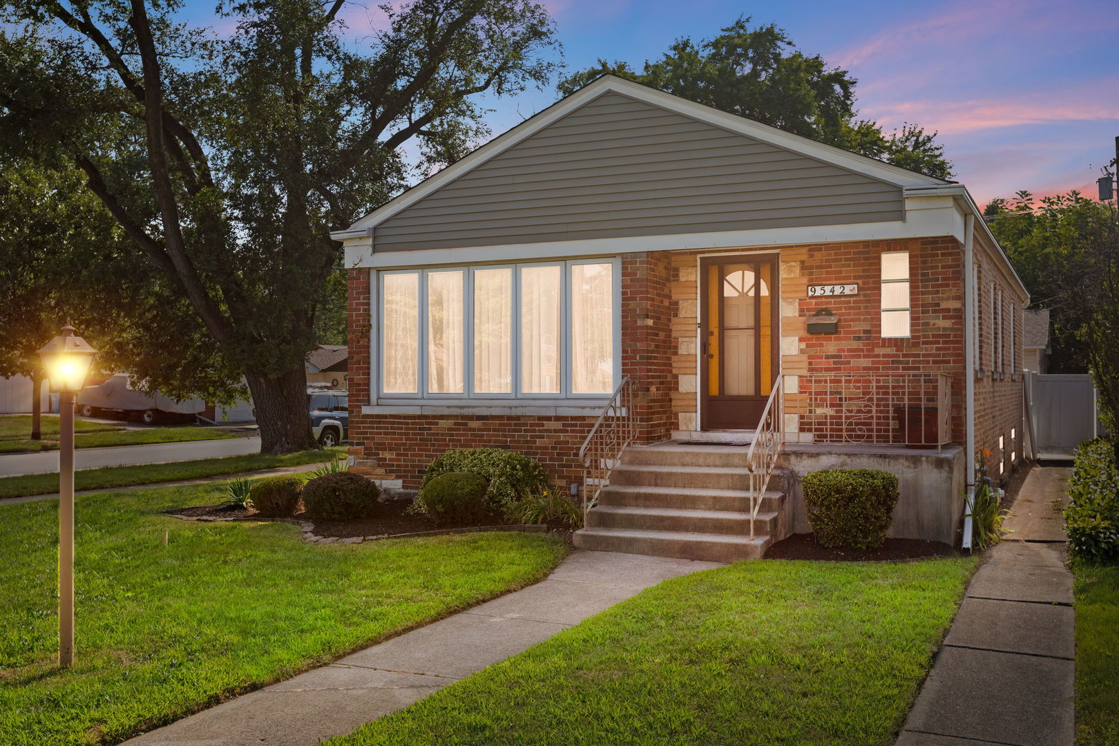 9542 Massasoit Avenue, Oak Lawn, IL 60453
