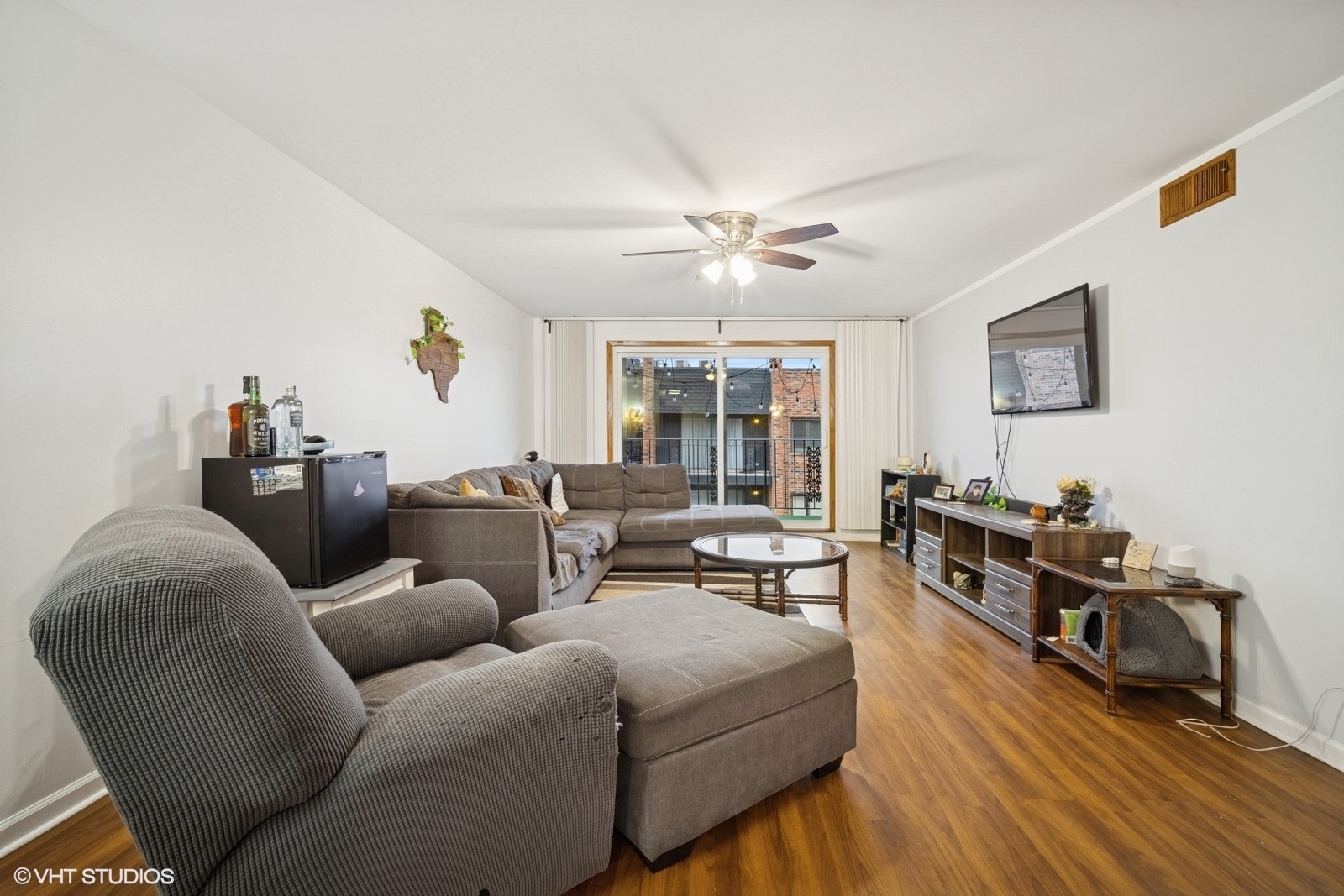 9377 Landings Lane #502, Des Plaines, IL 60016