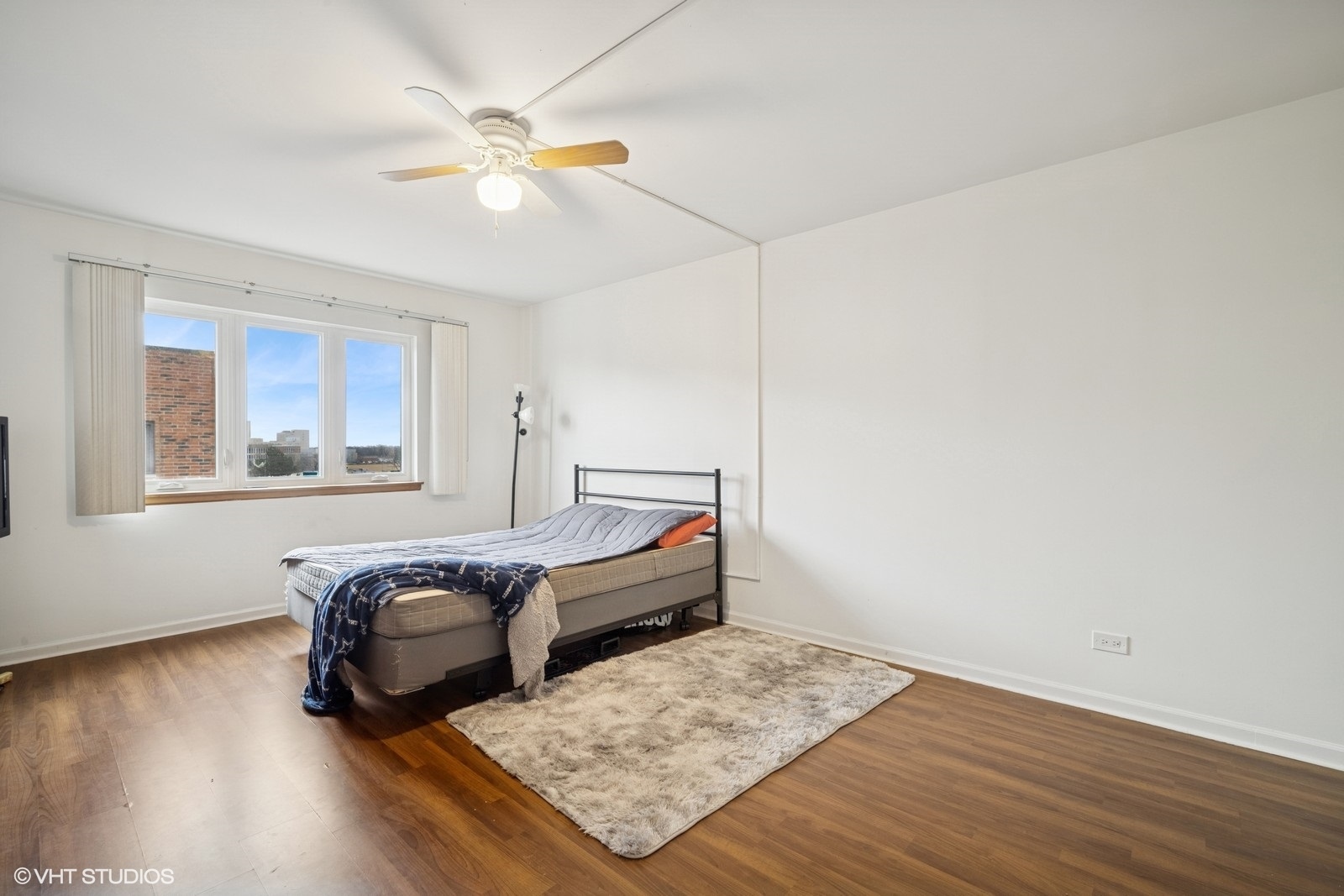 9377 Landings Lane #502, Des Plaines, IL 60016