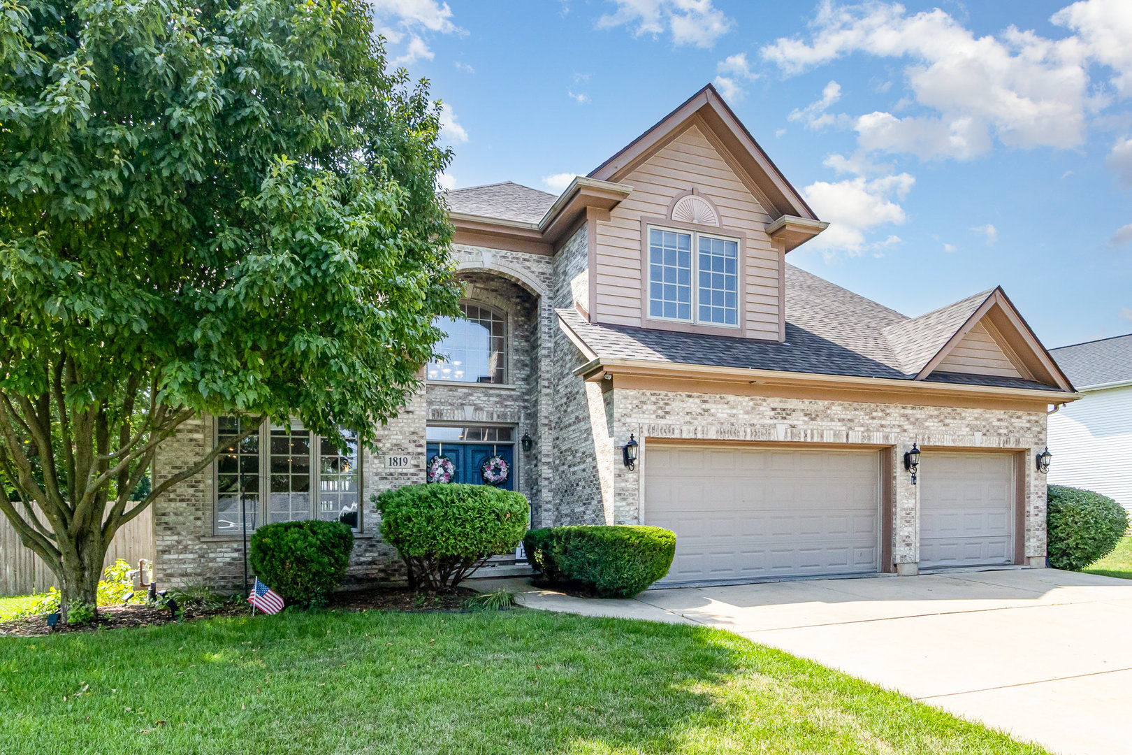 1819 Country Hills Drive, Yorkville, IL 60560