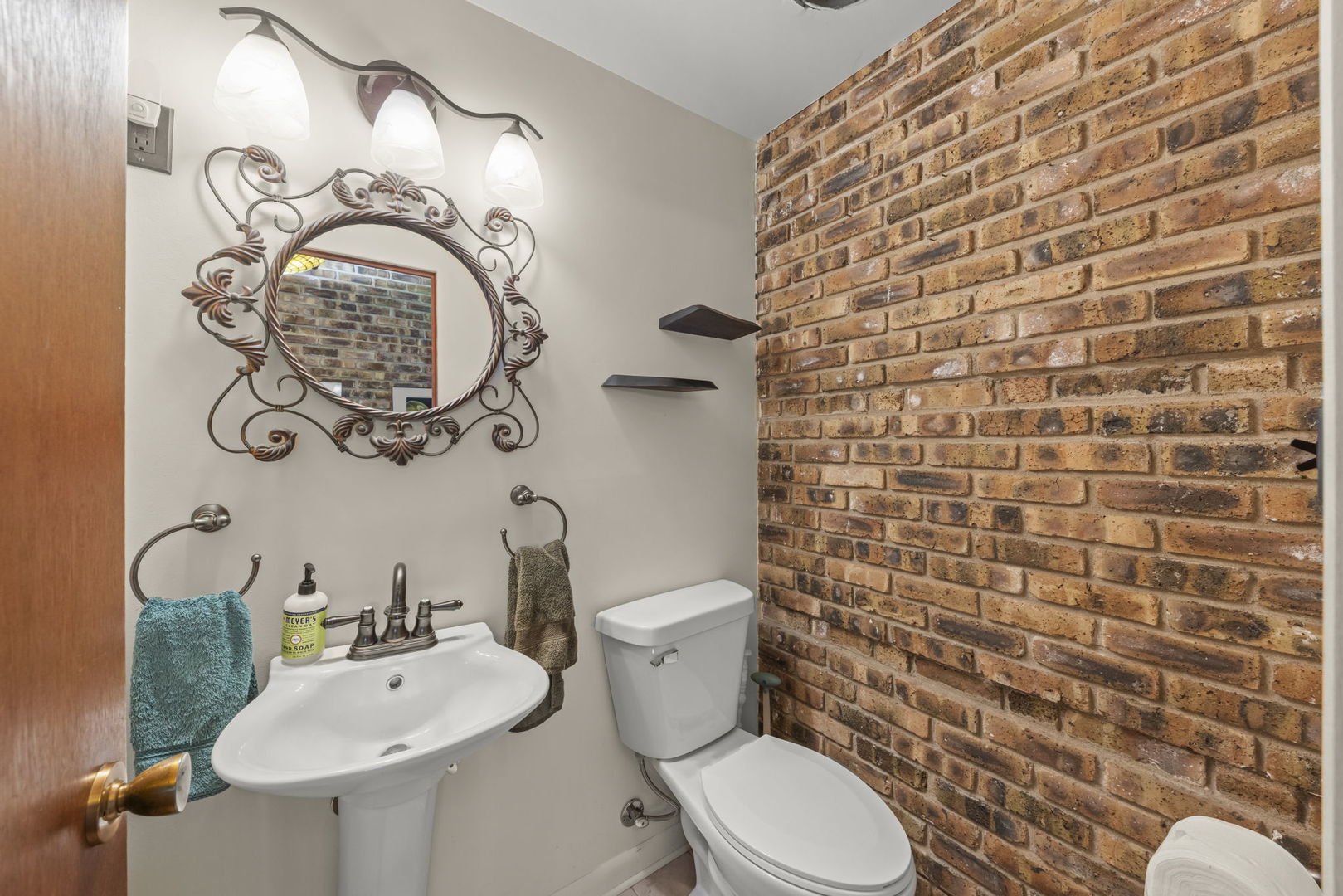 66 S 2nd Avenue, Lombard, IL 60148
