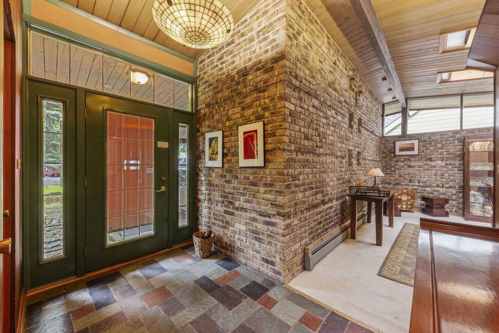 66 S 2nd Avenue, Lombard, IL 60148