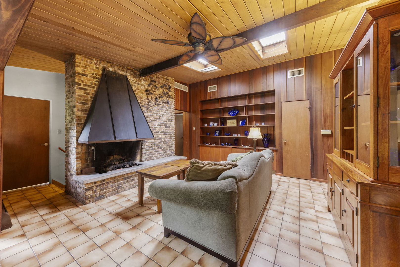 66 S 2nd Avenue, Lombard, IL 60148