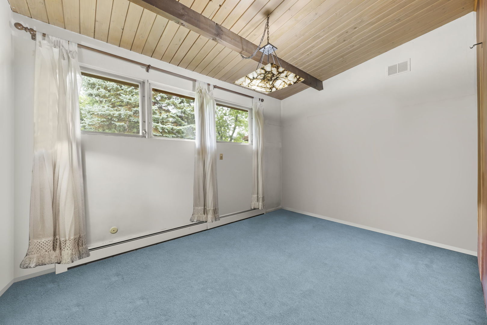 66 S 2nd Avenue, Lombard, IL 60148