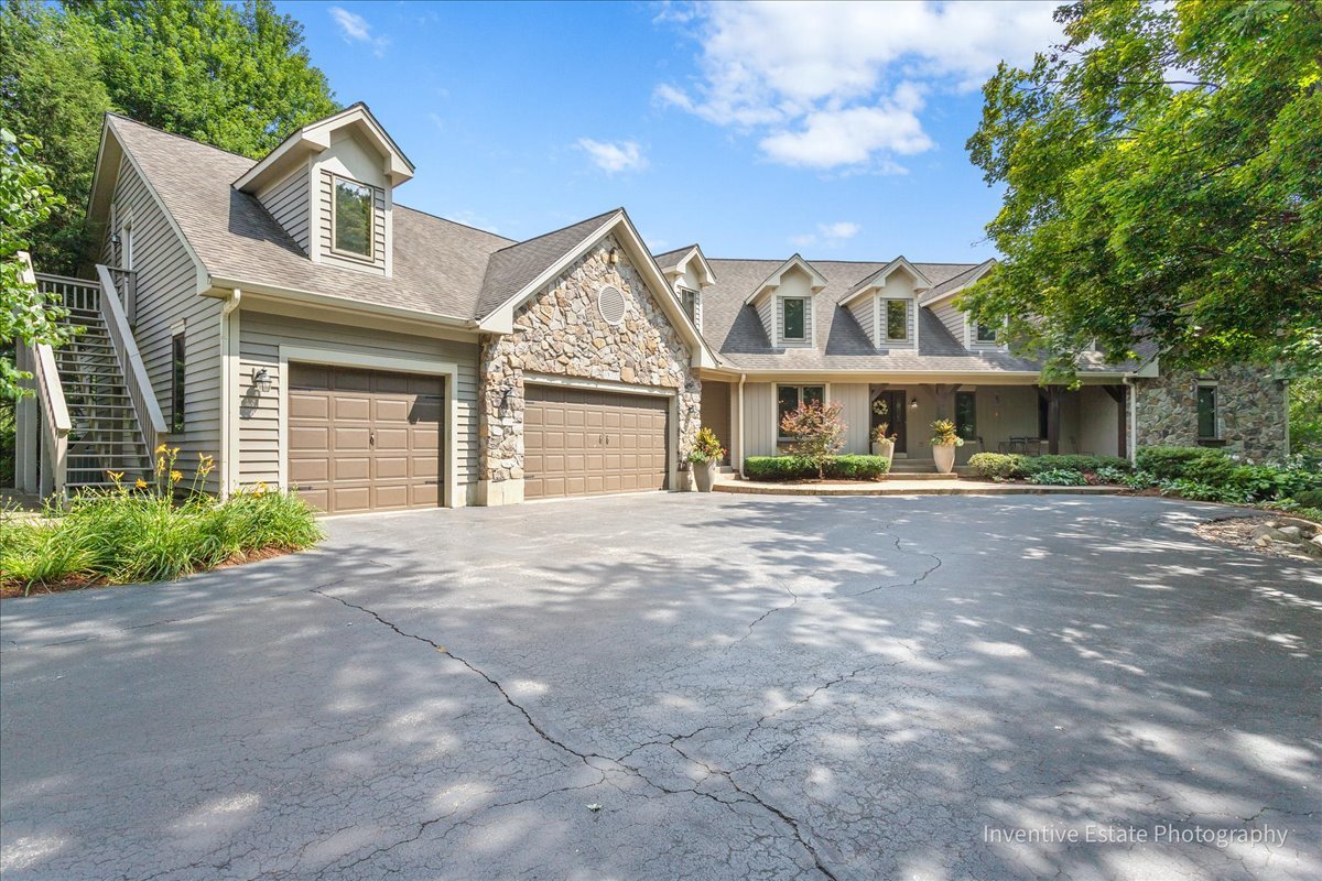 6N729 Old Homestead Road, St. Charles, IL 60175