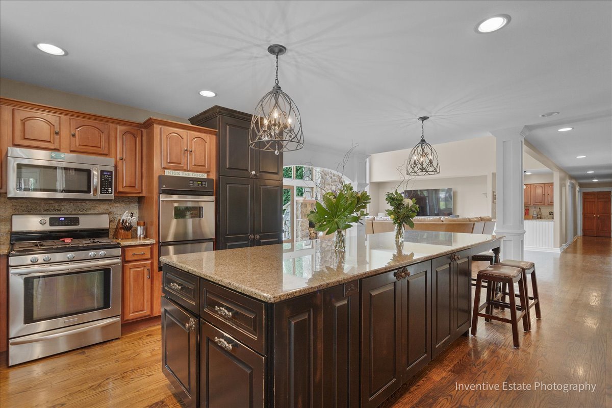 6N729 Old Homestead Road, St. Charles, IL 60175