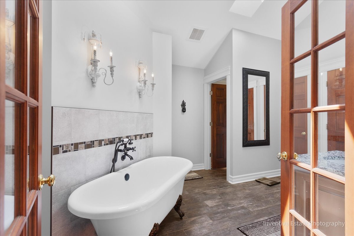 6N729 Old Homestead Road, St. Charles, IL 60175