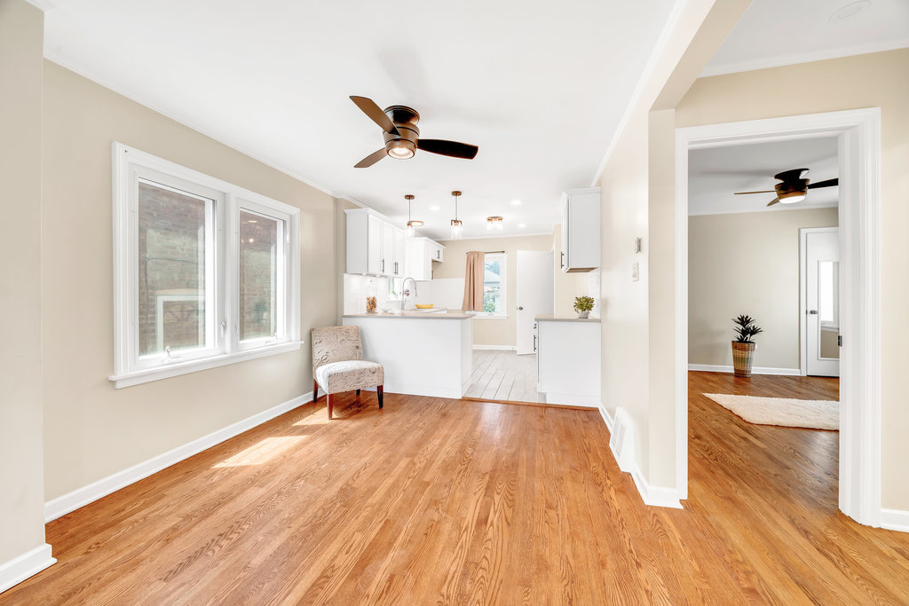 6748 S Kenneth Avenue, Chicago, IL 60629