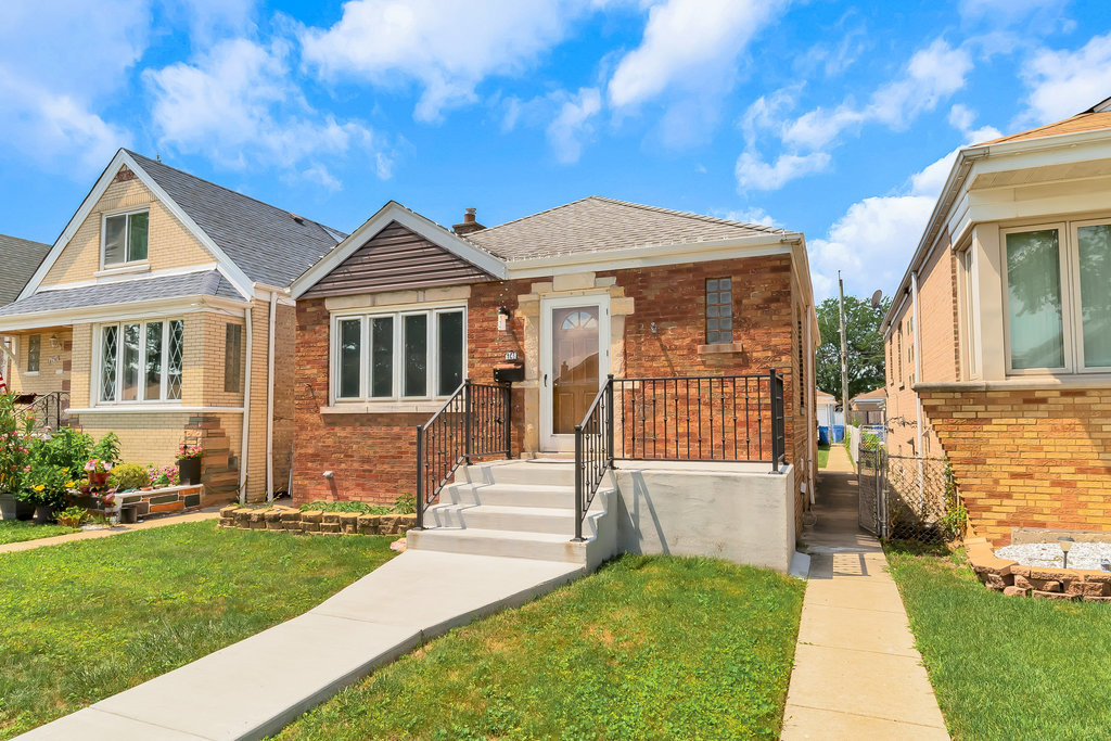 6748 S Kenneth Avenue, Chicago, IL 60629
