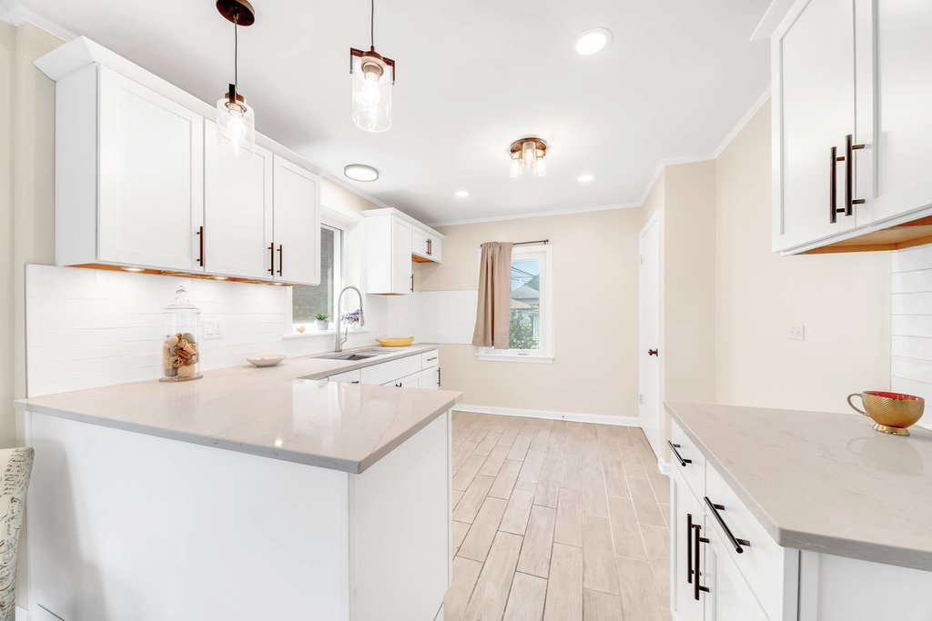 6748 S Kenneth Avenue, Chicago, IL 60629