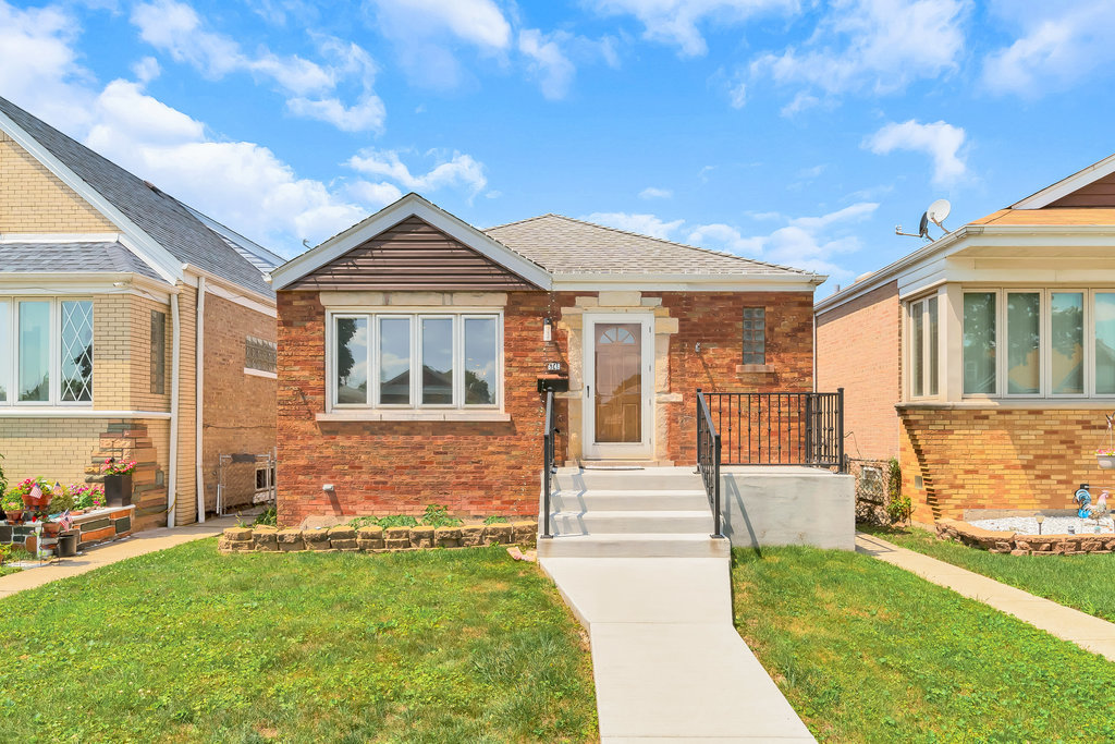 6748 S Kenneth Avenue, Chicago, IL 60629