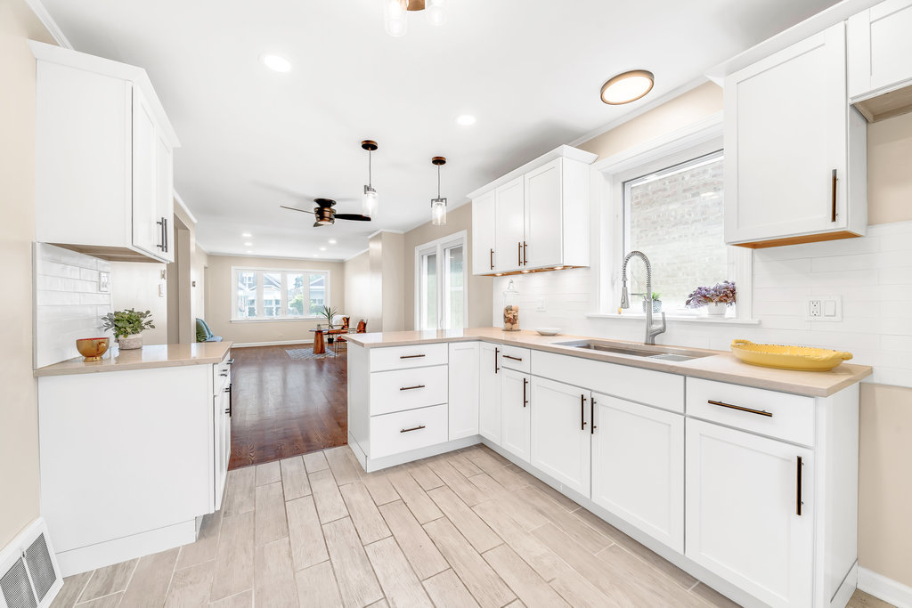 6748 S Kenneth Avenue, Chicago, IL 60629