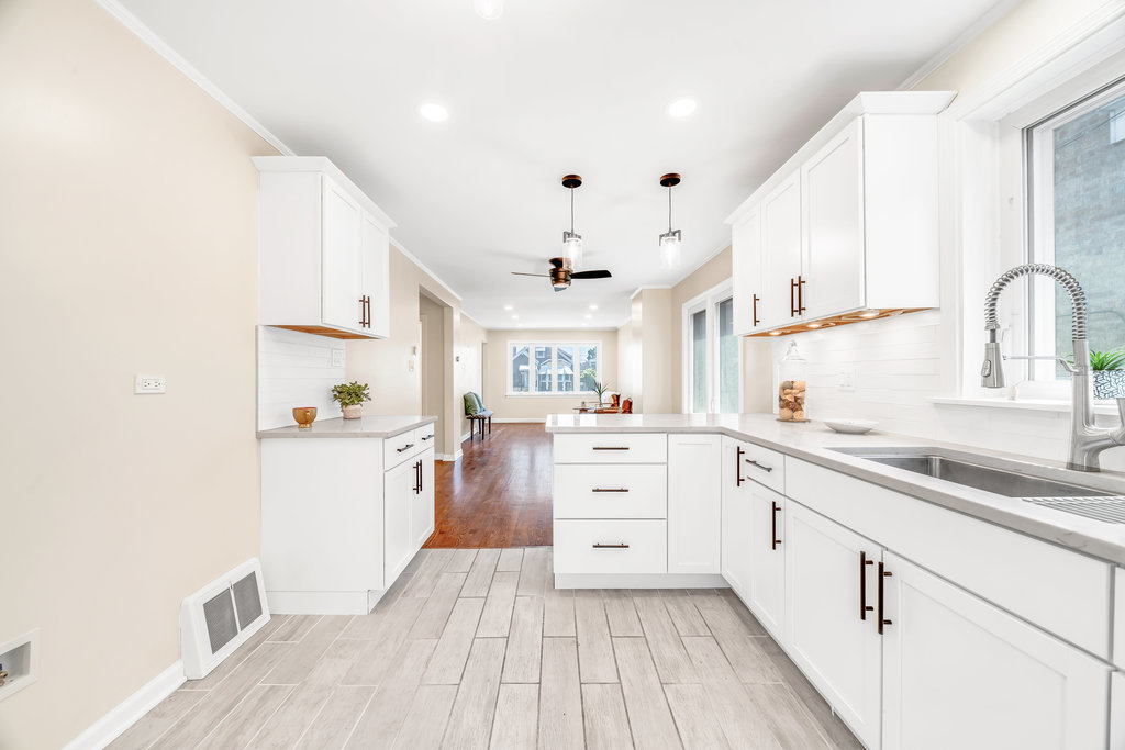 6748 S Kenneth Avenue, Chicago, IL 60629