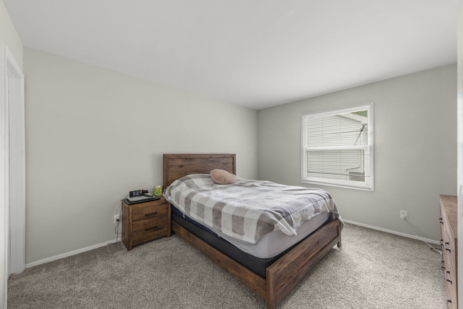 5201 W Dartmoor Drive, McHenry, IL 60050
