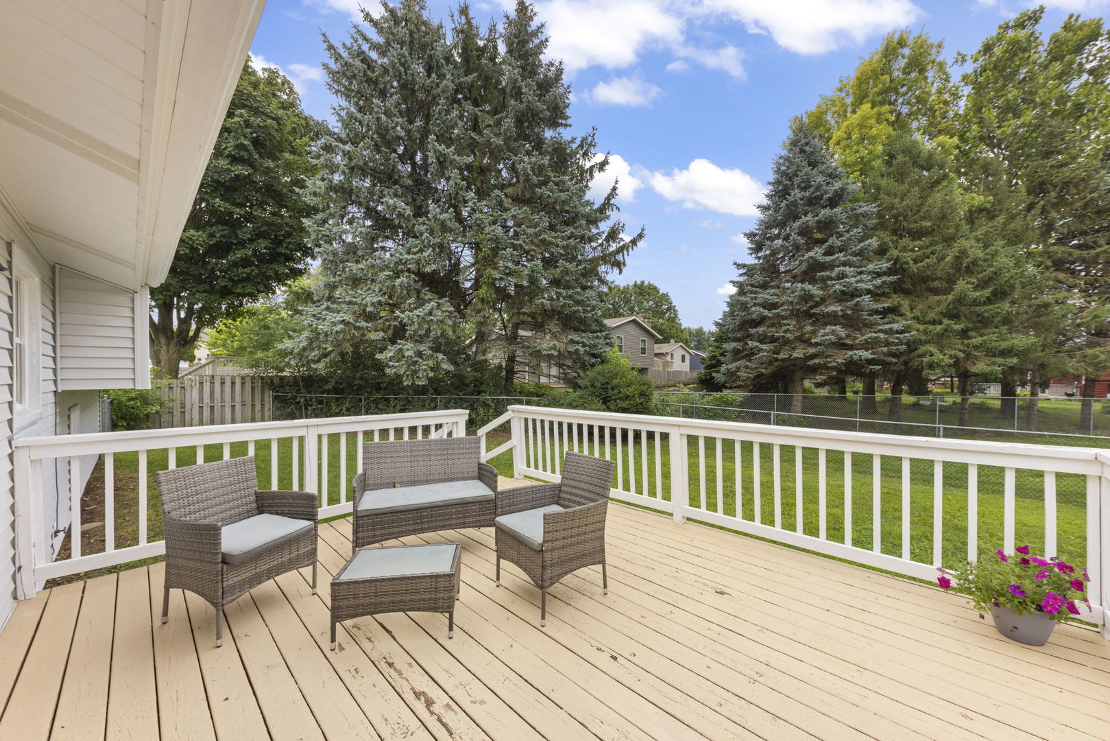 5201 W Dartmoor Drive, McHenry, IL 60050