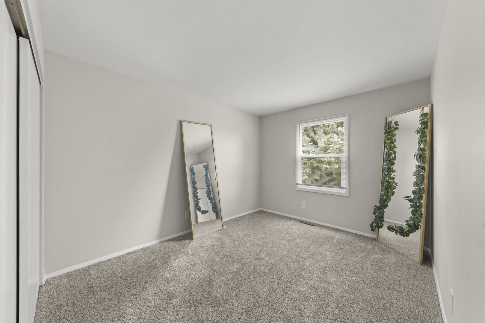 5201 W Dartmoor Drive, McHenry, IL 60050