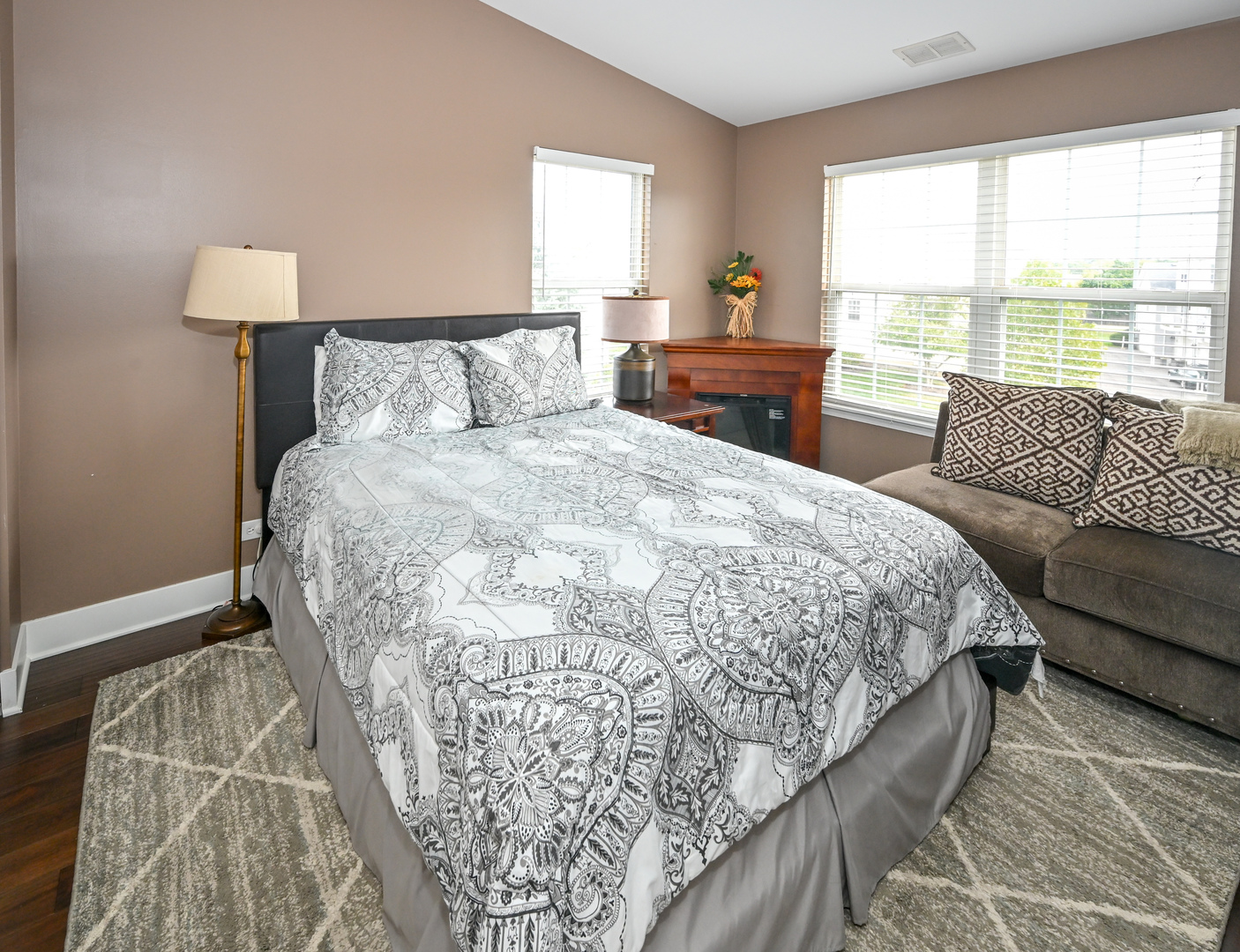 91 W Big Horn Drive, Hainesville, IL 60073