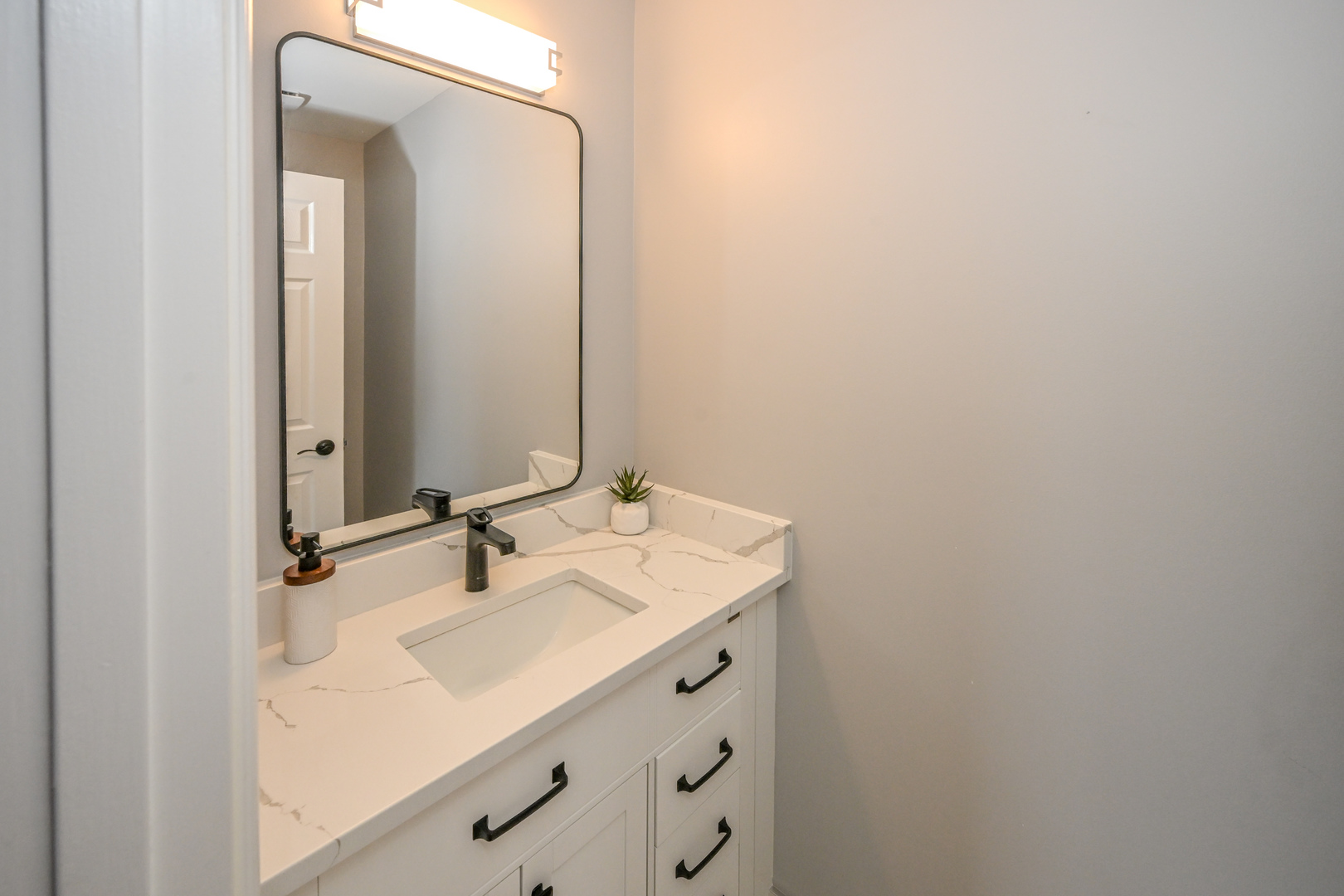 91 W Big Horn Drive, Hainesville, IL 60073