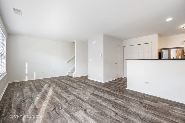 122 Brahms Circle #122, Wheaton, IL 60189
