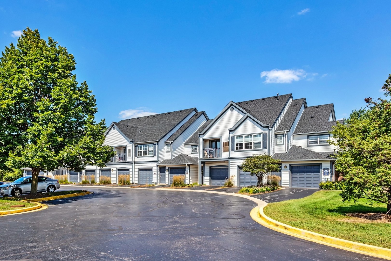 122 Brahms Circle #122, Wheaton, IL 60189