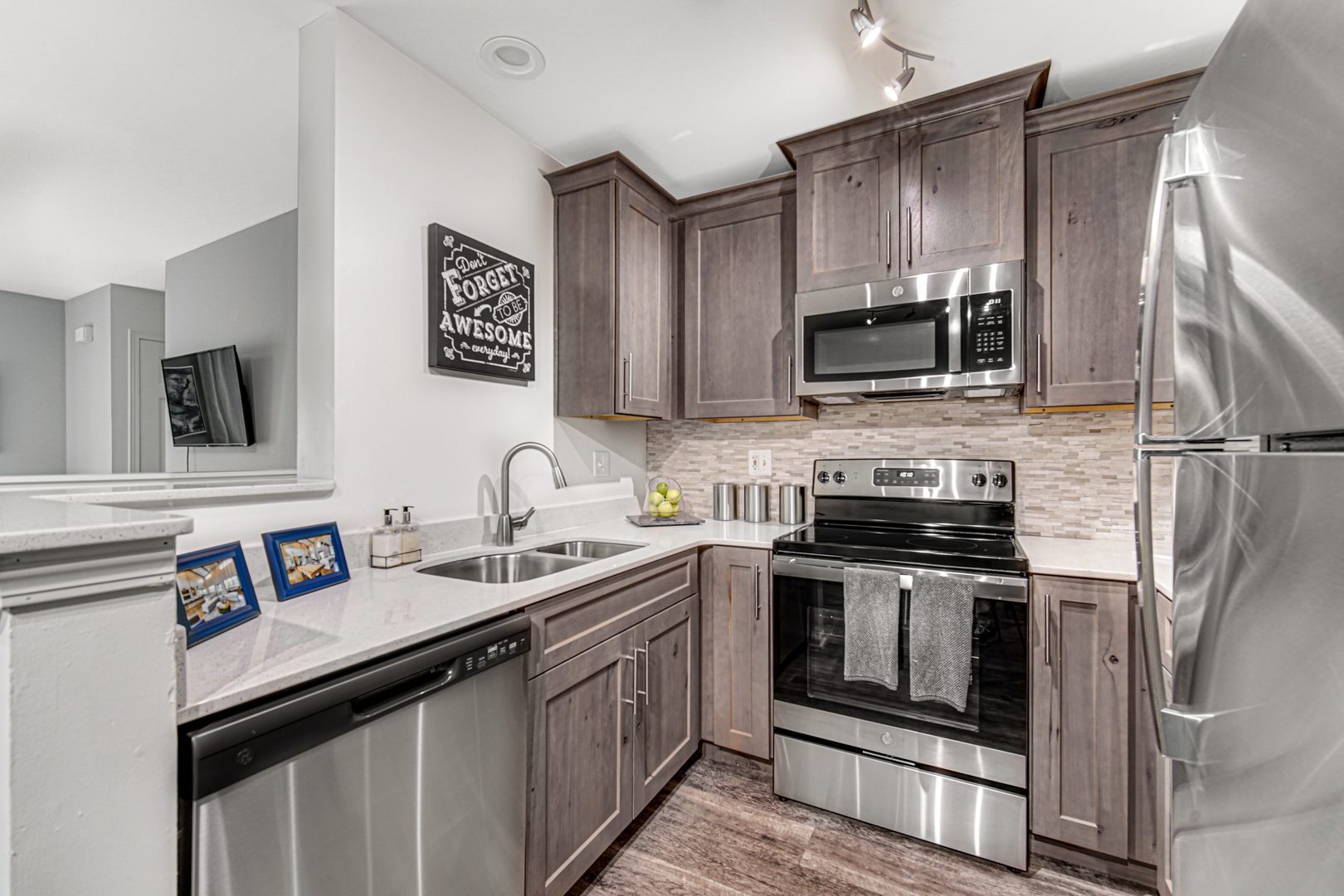 122 Brahms Circle #122, Wheaton, IL 60189
