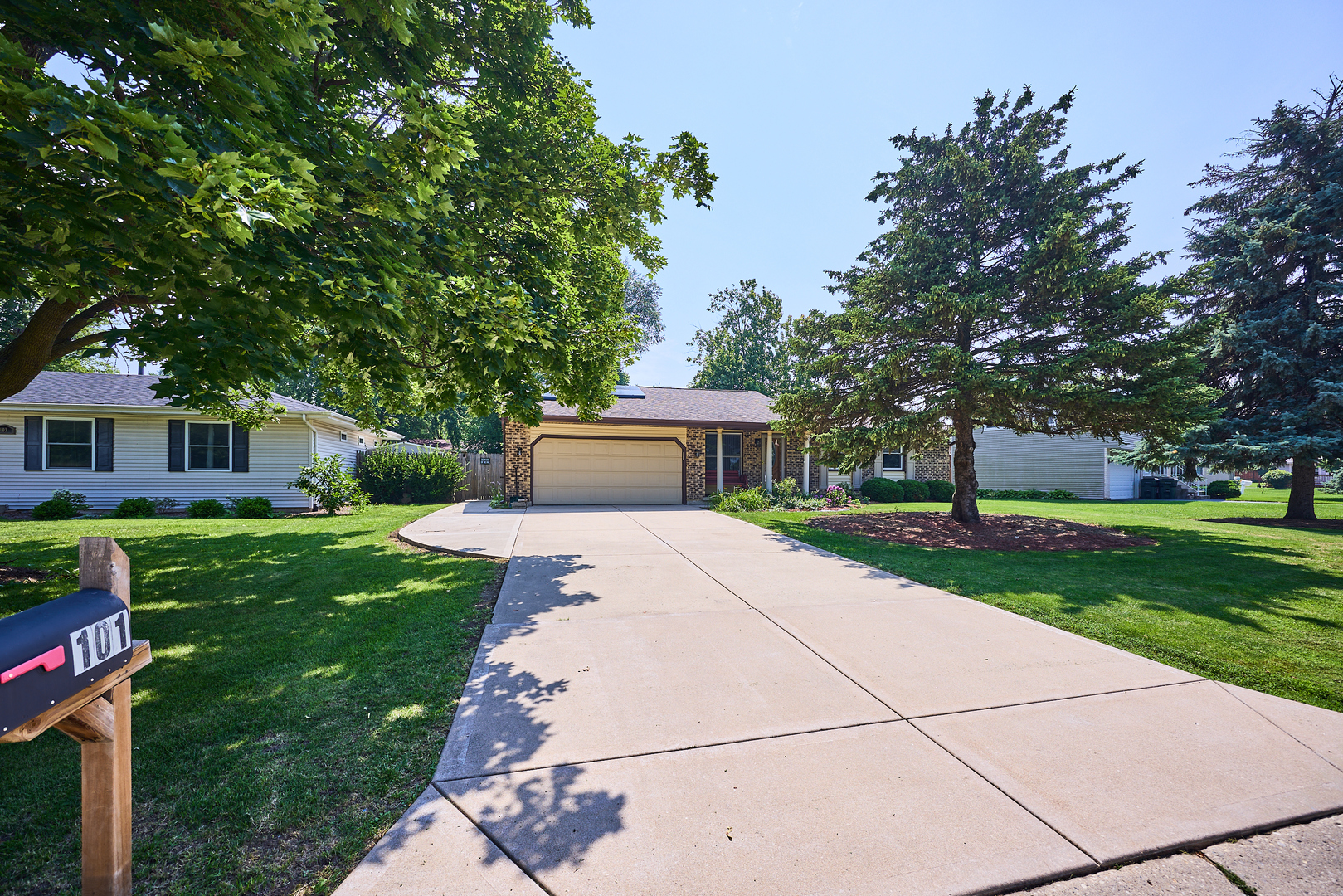 101 Augusta Road, Oswego, IL 60543