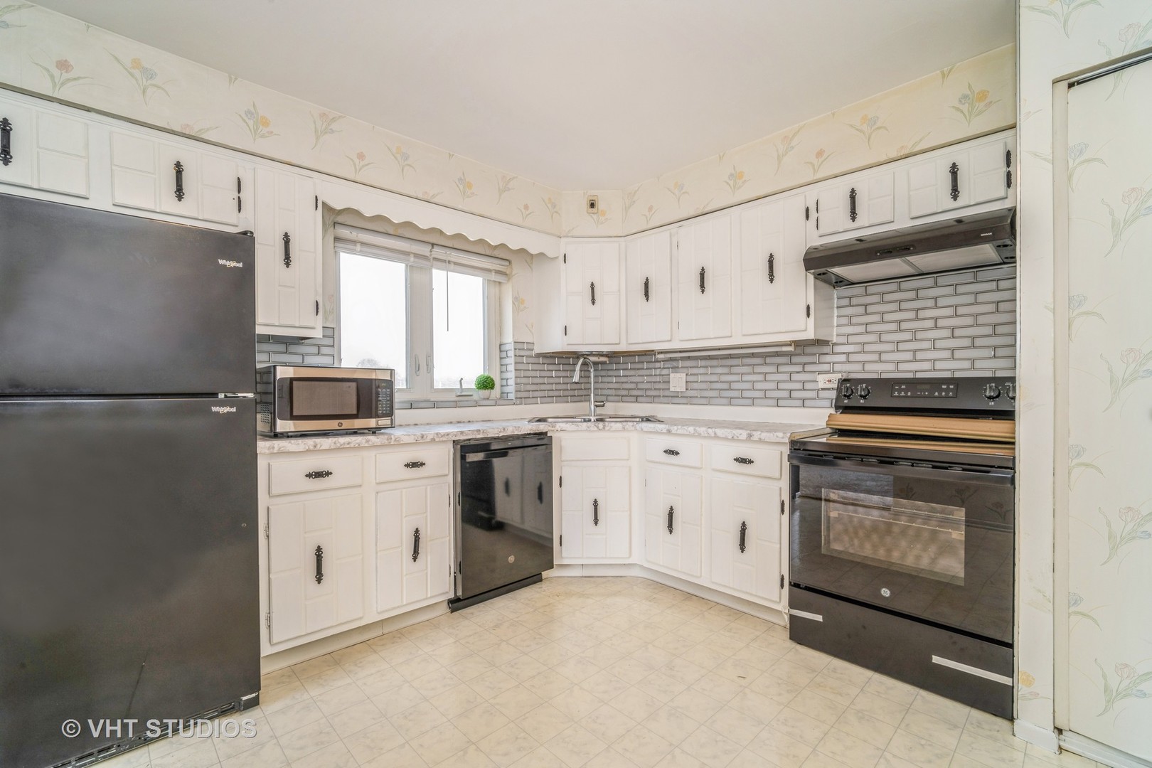 9375 Landings Lane #407, Des Plaines, IL 60016