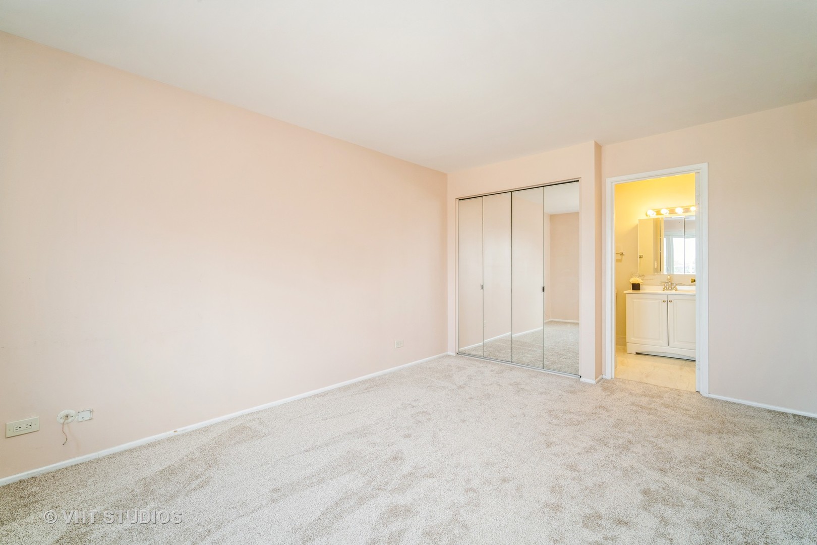 9375 Landings Lane #407, Des Plaines, IL 60016