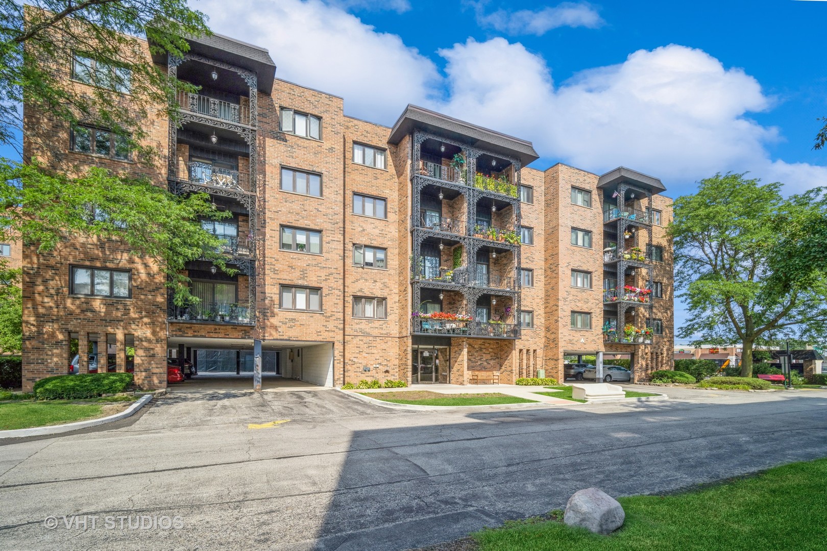 9375 Landings Lane #407, Des Plaines, IL 60016