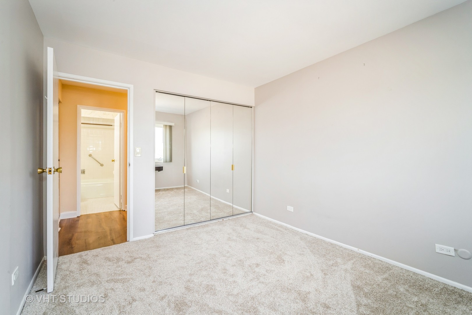 9375 Landings Lane #407, Des Plaines, IL 60016