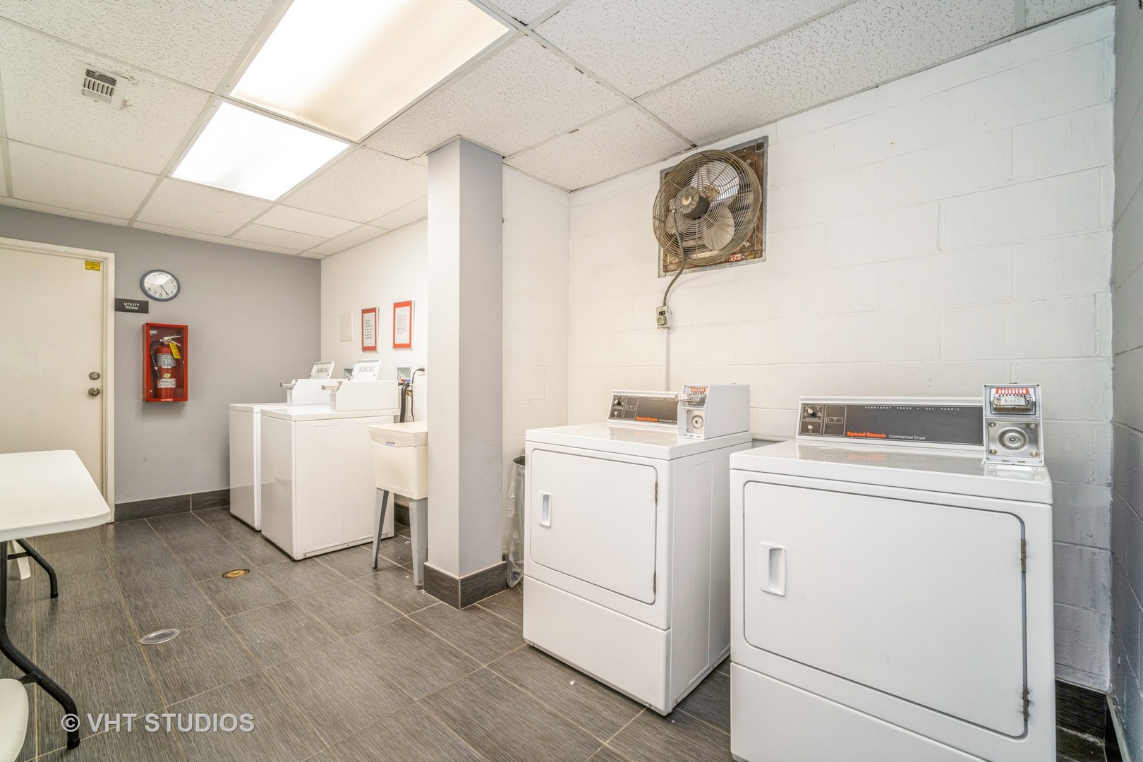 9375 Landings Lane #407, Des Plaines, IL 60016