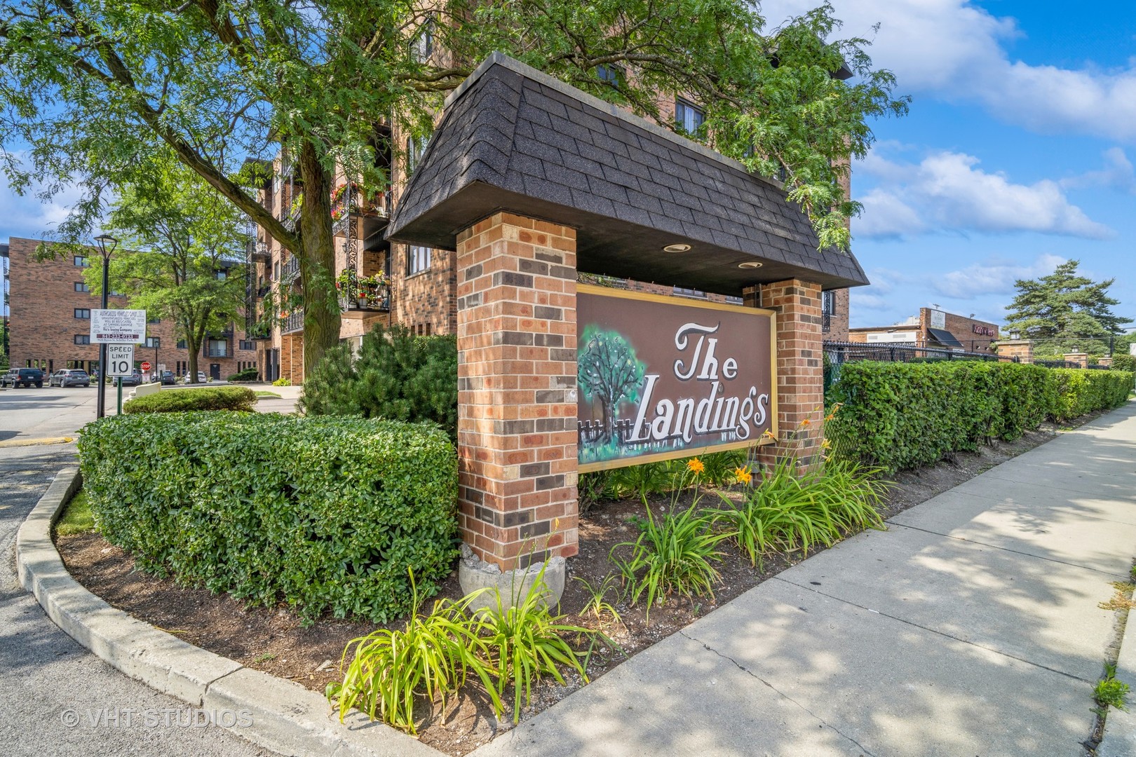 9375 Landings Lane #407, Des Plaines, IL 60016
