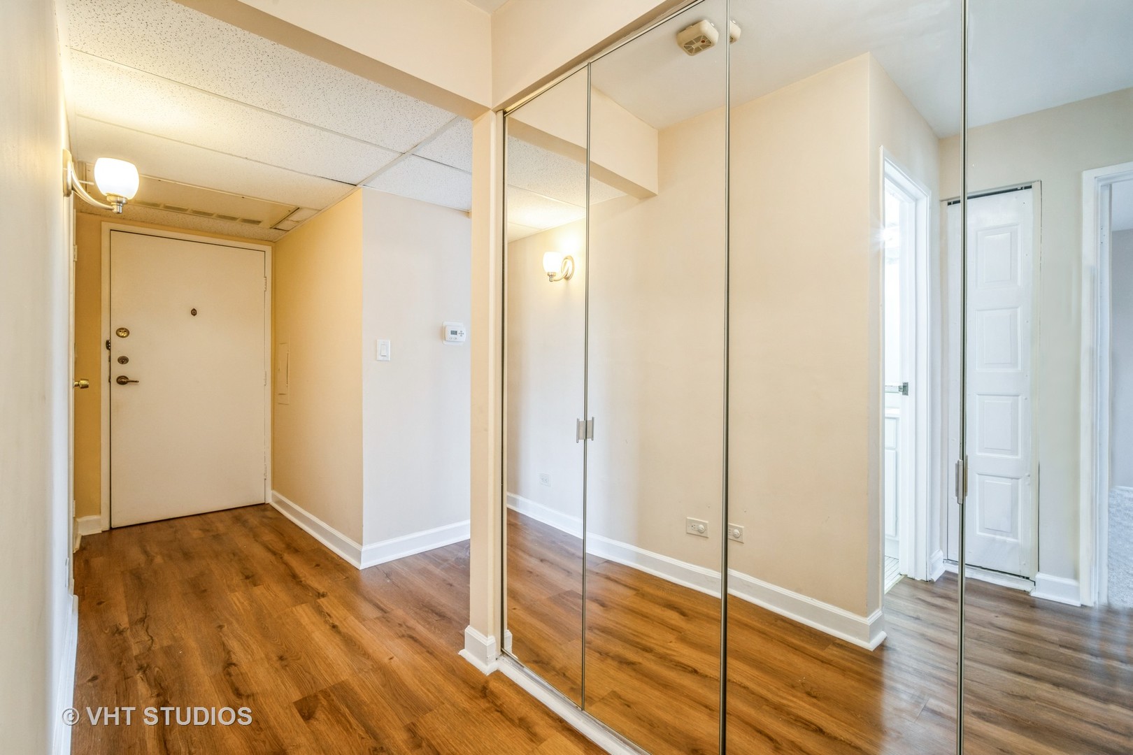 9375 Landings Lane #407, Des Plaines, IL 60016