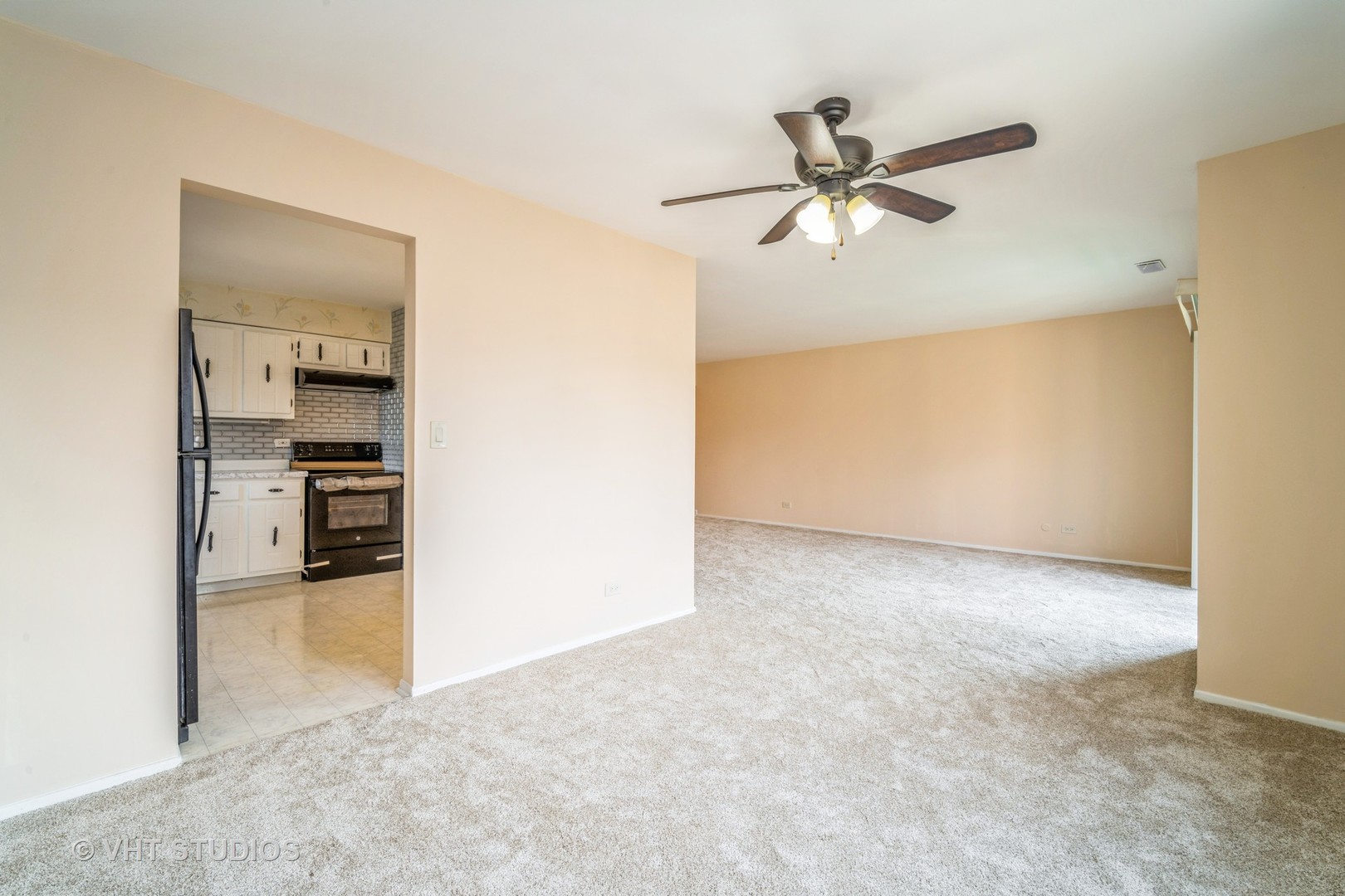 9375 Landings Lane #407, Des Plaines, IL 60016