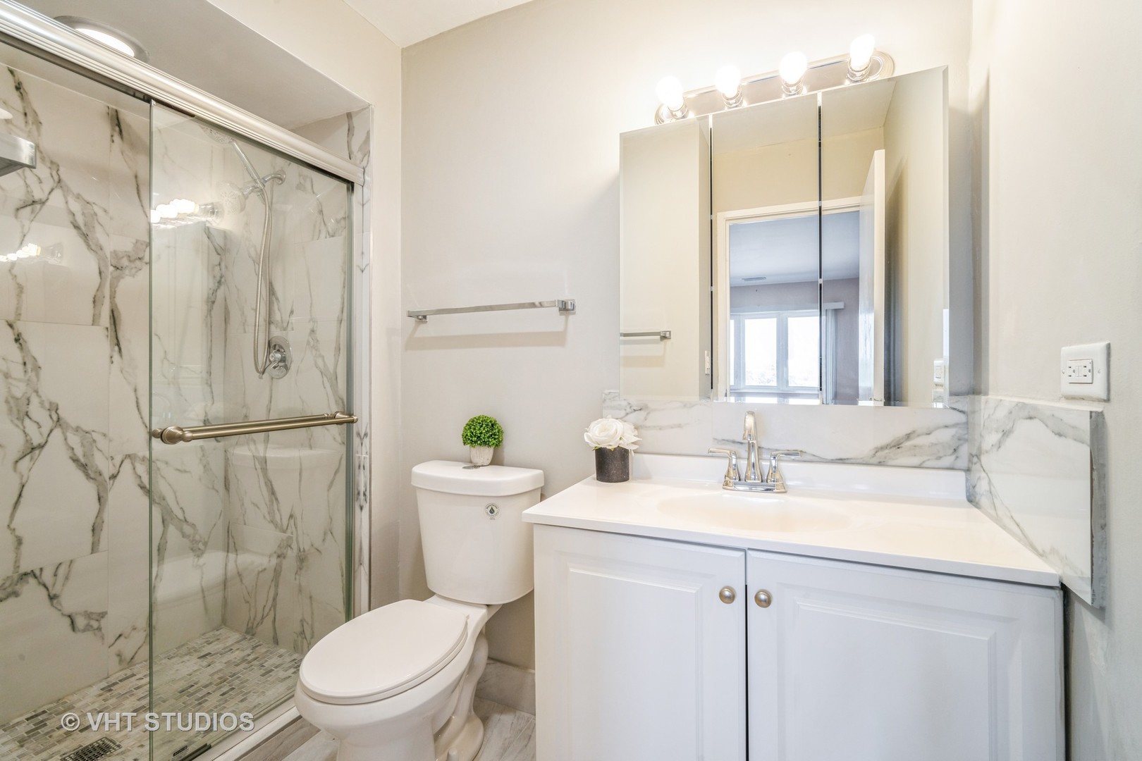 9375 Landings Lane #407, Des Plaines, IL 60016