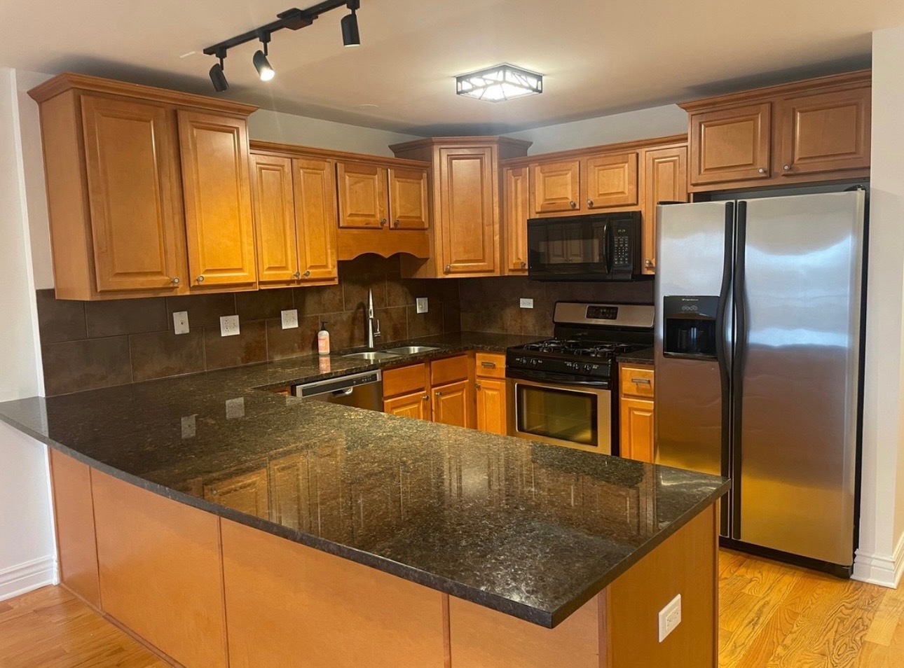 5652 W 63rd Street #2W, Chicago, IL 60638