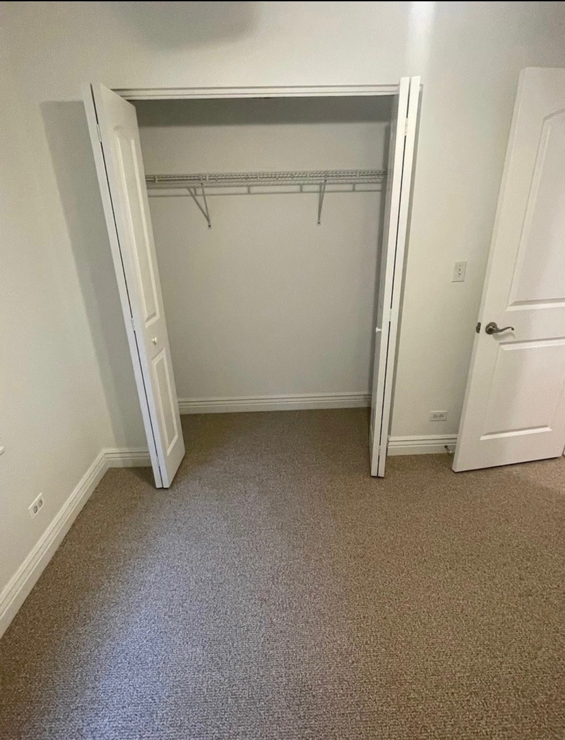 5652 W 63rd Street #2W, Chicago, IL 60638