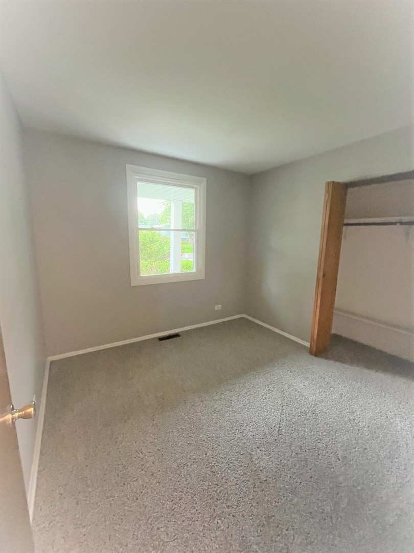 552 Cochise Place, Carol Stream, IL 60188