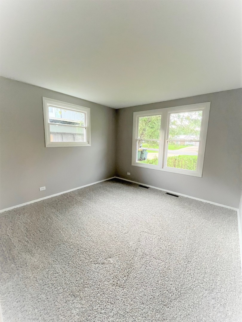 552 Cochise Place, Carol Stream, IL 60188