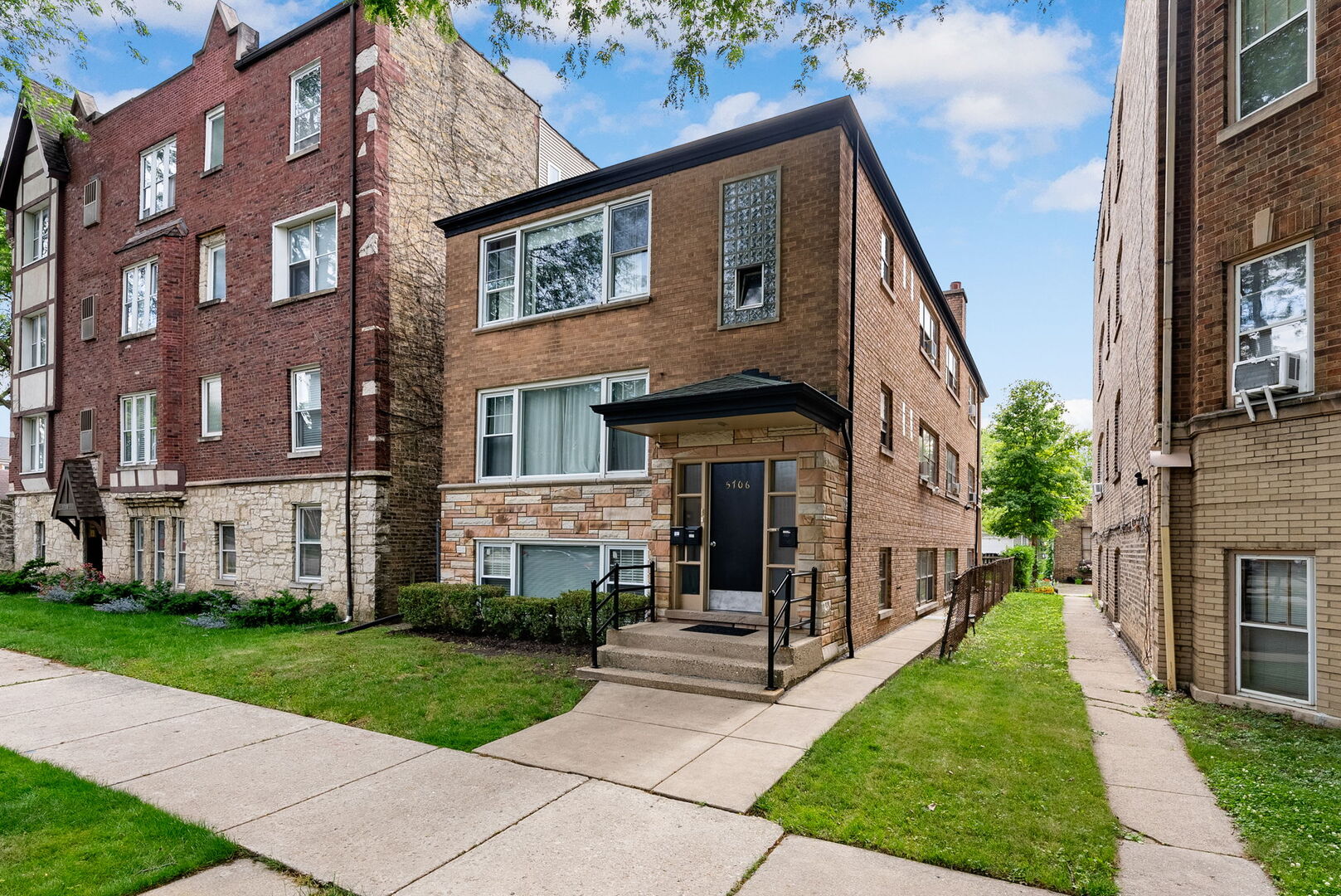 5706 N Saint Louis Avenue, Chicago, IL 60659