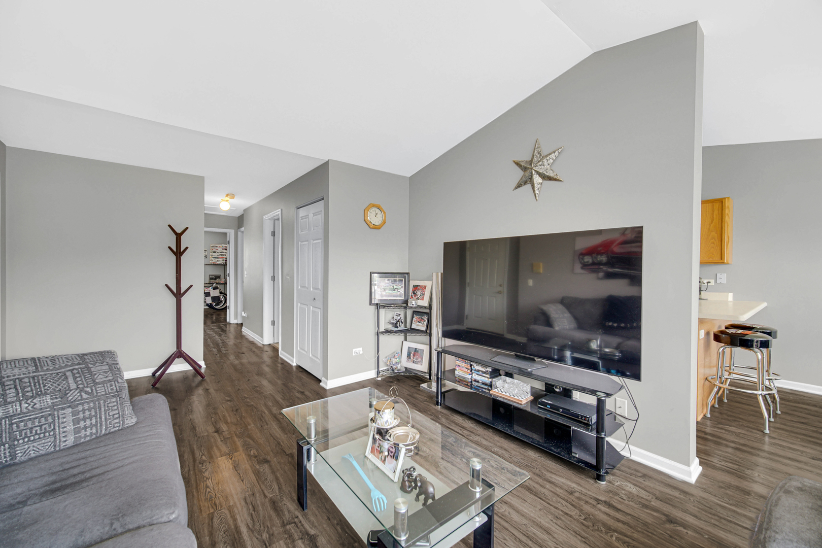 1324 N Red Oak Circle #3, Round Lake Beach, IL 60073