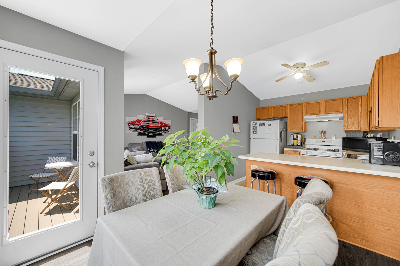 1324 N Red Oak Circle #3, Round Lake Beach, IL 60073