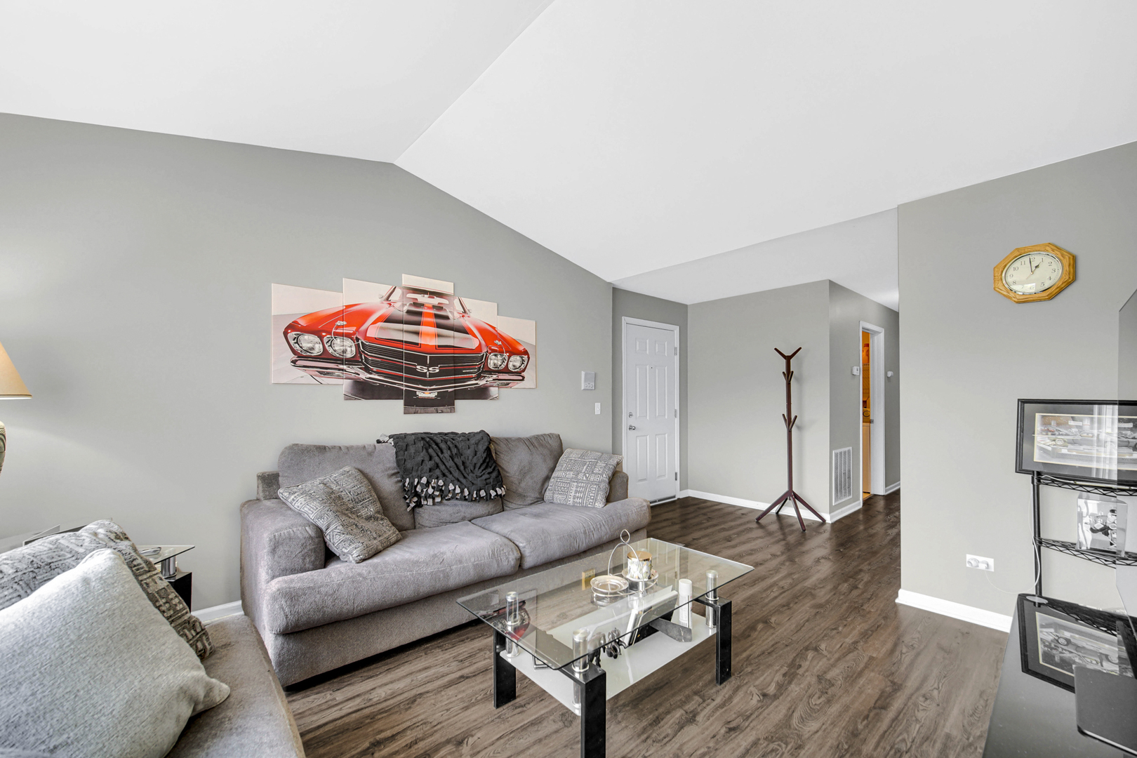 1324 N Red Oak Circle #3, Round Lake Beach, IL 60073