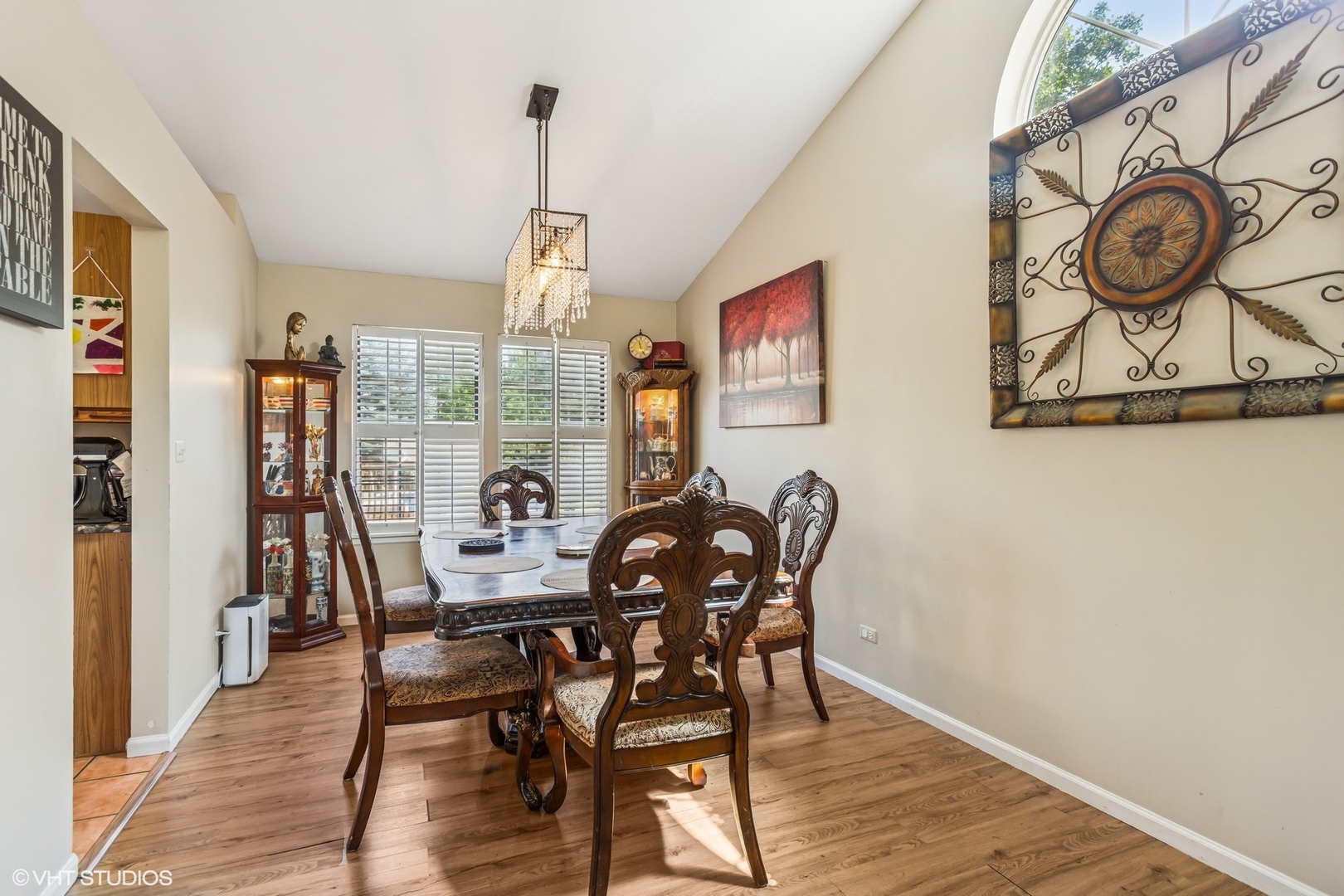 272 Village Lane, Bartlett, IL 60103