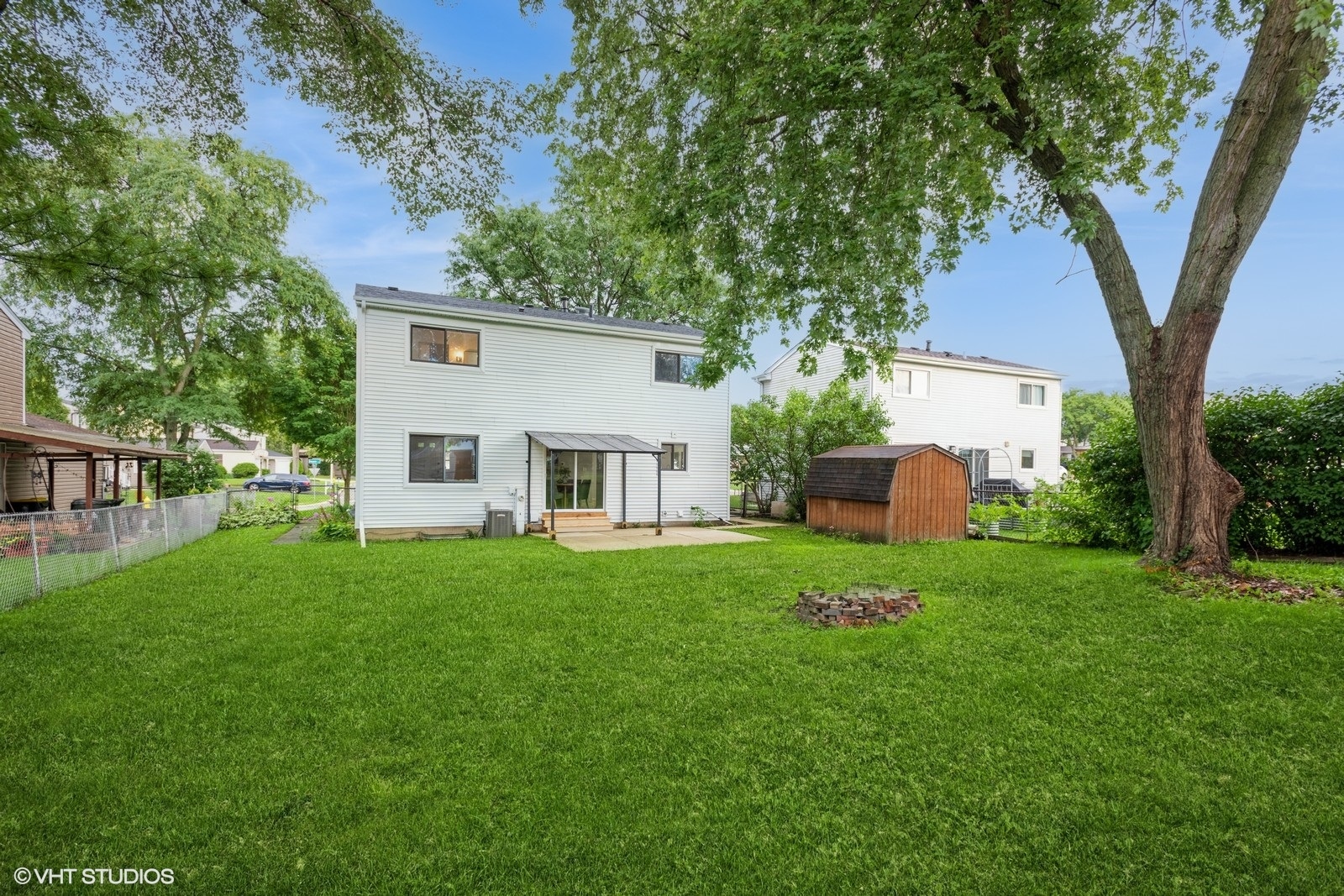 638 Iroquois Trail, Carol Stream, IL 60188