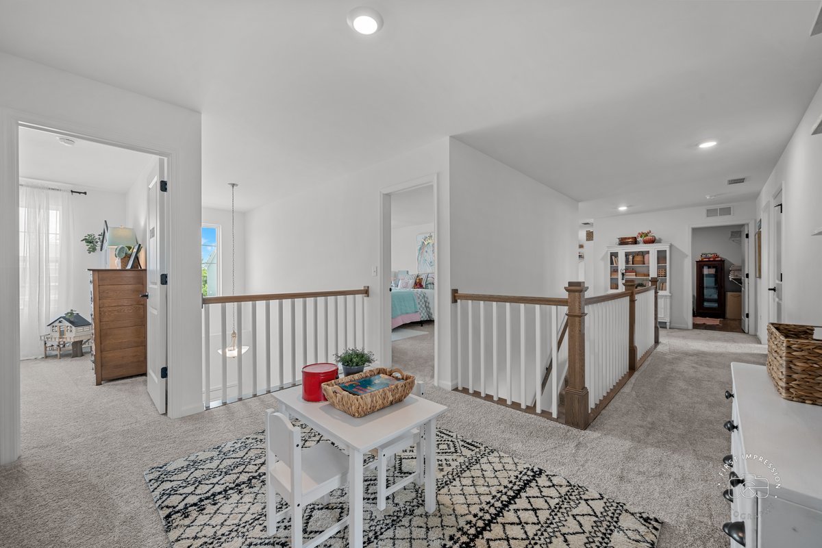115 Piper Glen Avenue, Oswego, IL 60543