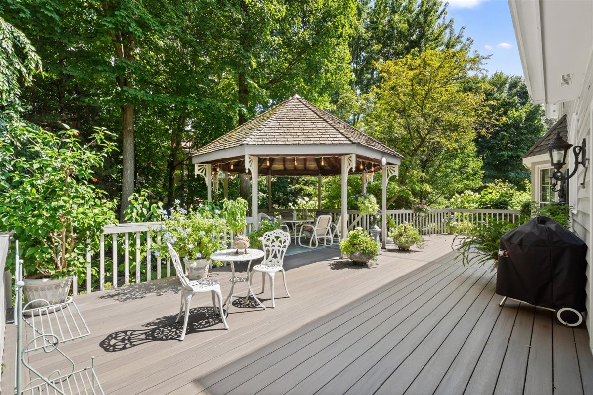 1006 Thoroughbred Circle, St. Charles, IL 60174