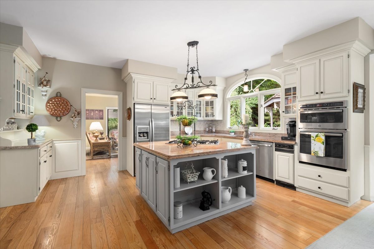 1006 Thoroughbred Circle, St. Charles, IL 60174