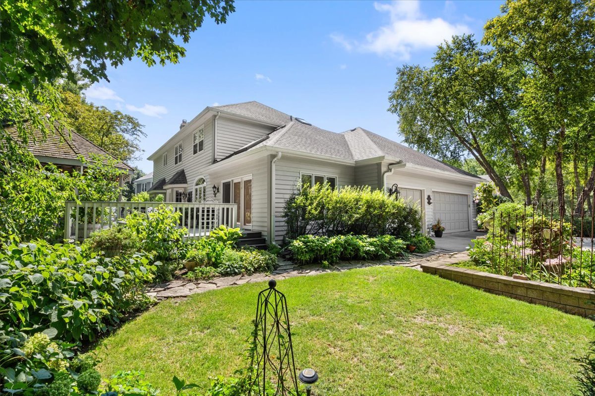 1006 Thoroughbred Circle, St. Charles, IL 60174